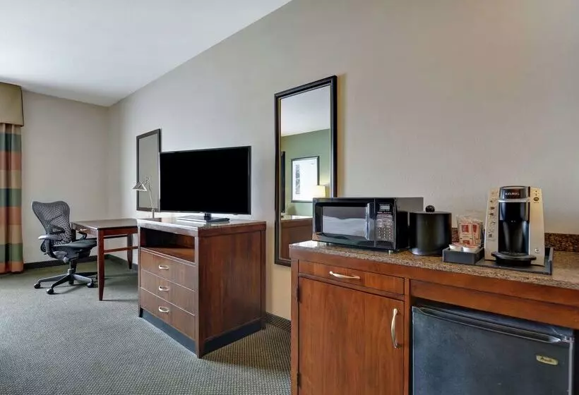 هتل Hilton Garden Inn Green Bay
