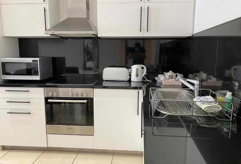 בית מלון כפרי Icon Luxury Apartments