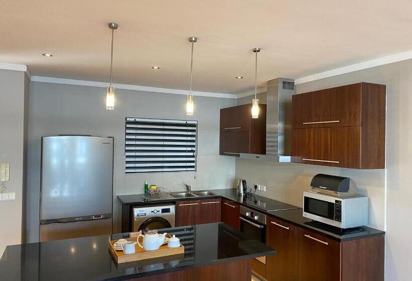 בית מלון כפרי Icon Luxury Apartments