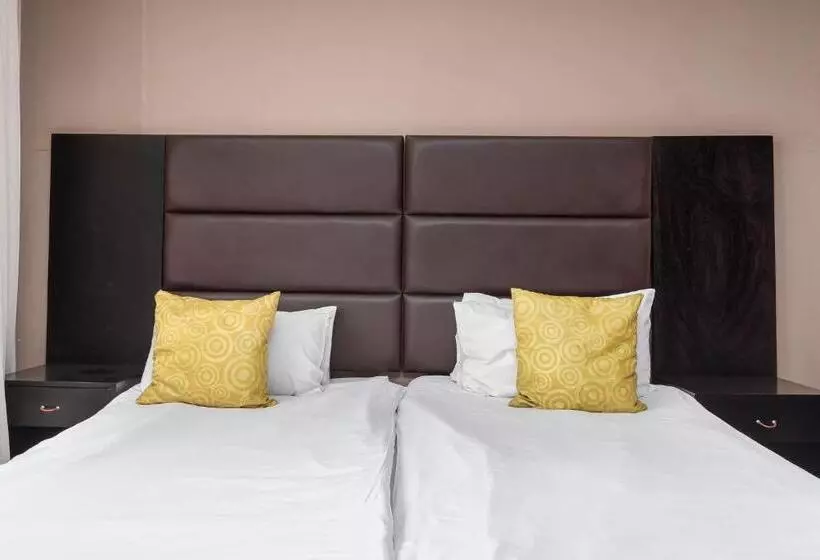 בית מלון כפרי Icon Luxury Apartments