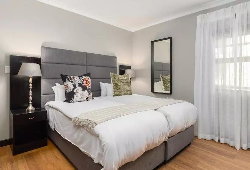 בית מלון כפרי Icon Luxury Apartments