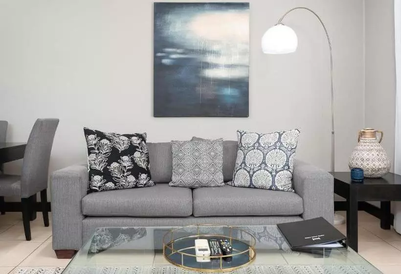 בית מלון כפרי Icon Luxury Apartments