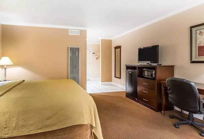 ホテル Quality Inn Near Hearst Castle