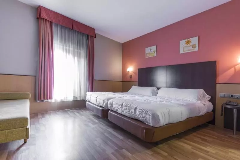 هتل Ronda Lesseps