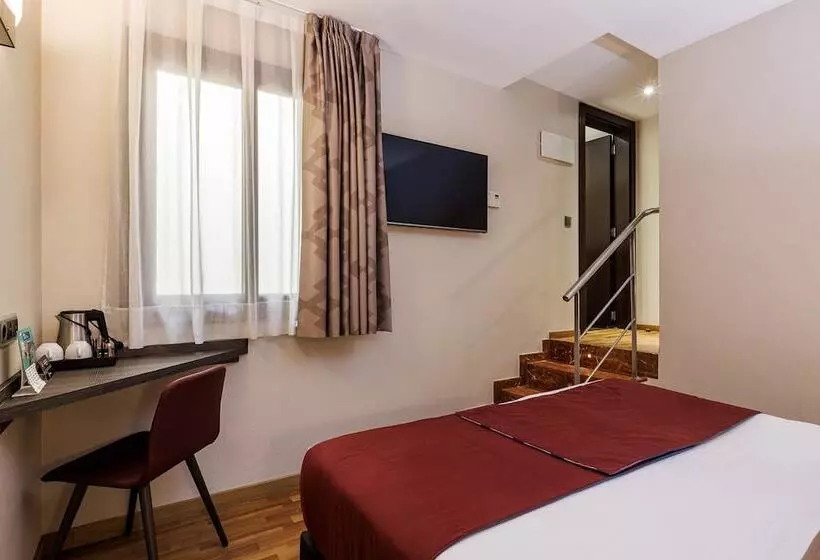 هتل Ronda Lesseps