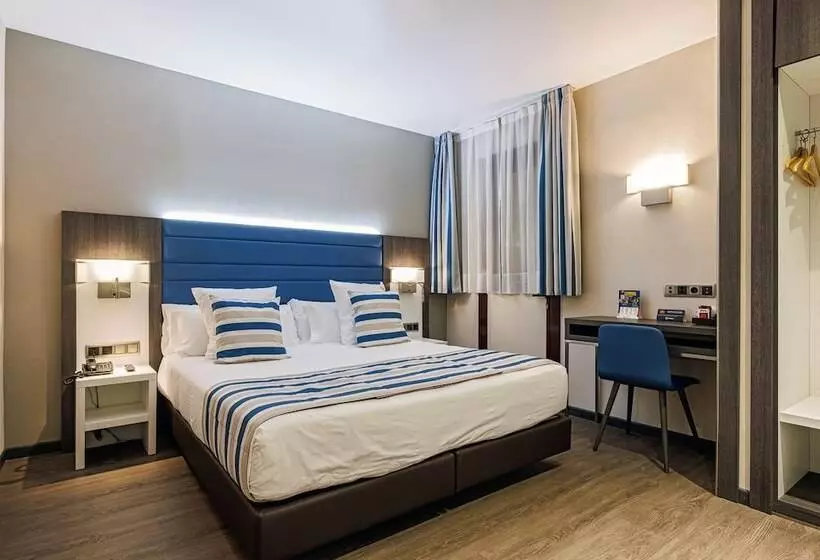 هتل Ronda Lesseps