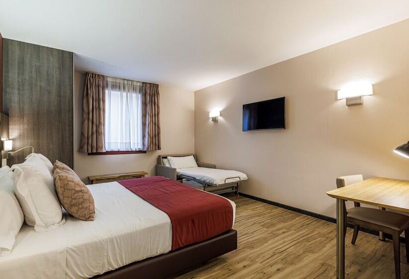 هتل Ronda Lesseps