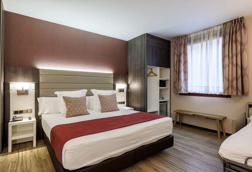 هتل Ronda Lesseps