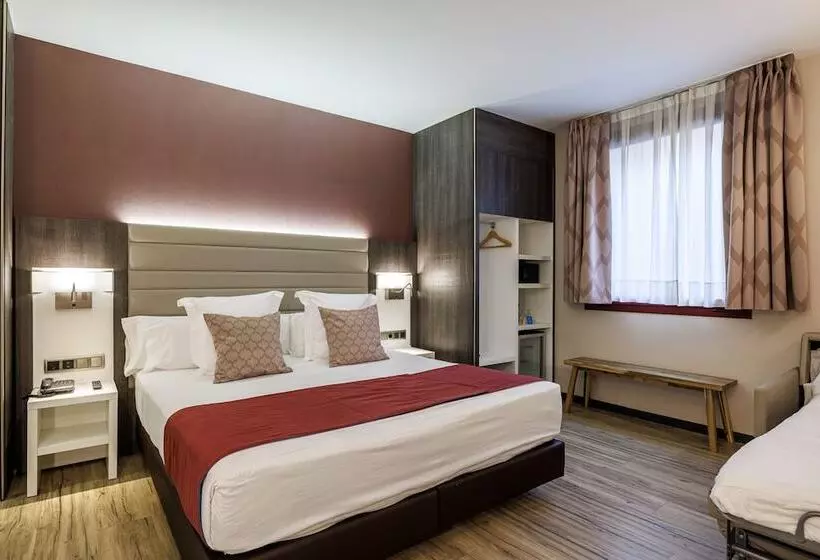 هتل Ronda Lesseps