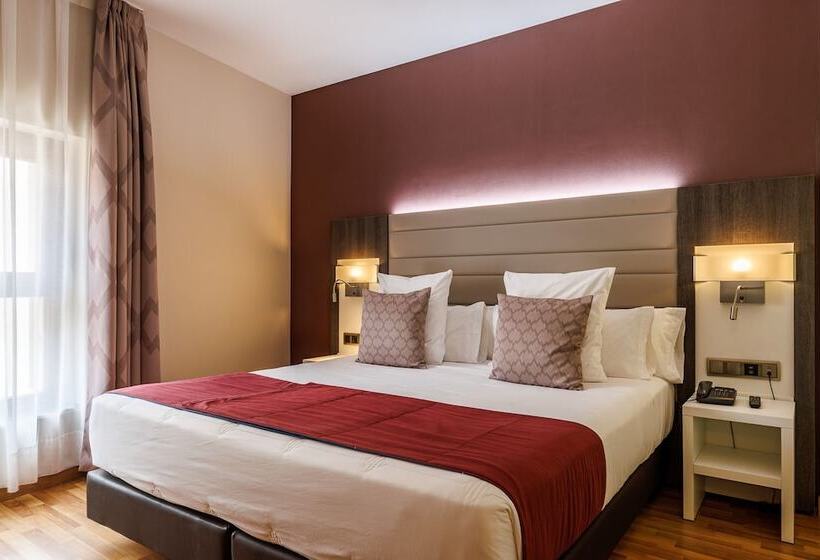 هتل Ronda Lesseps