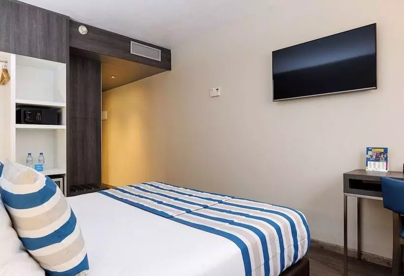 هتل Ronda Lesseps