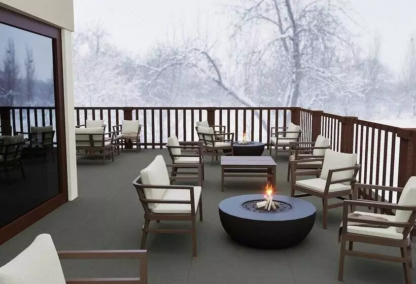 Отель Sansicario Majestic