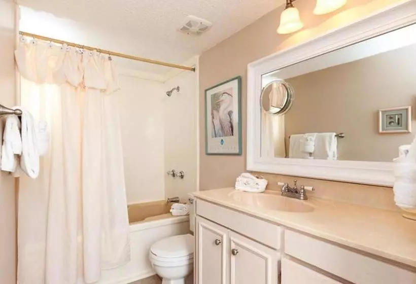 Island Echos Condominiums by ResortQuest