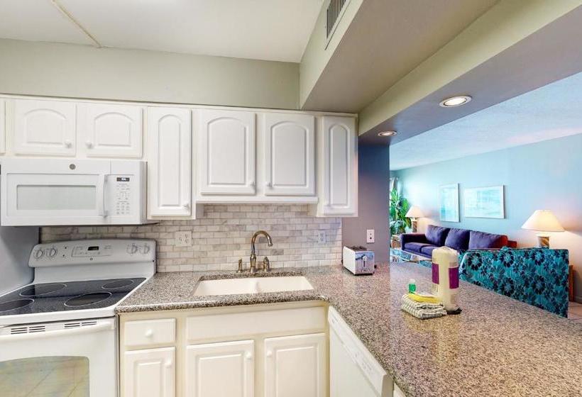 Island Echos Condominiums by ResortQuest