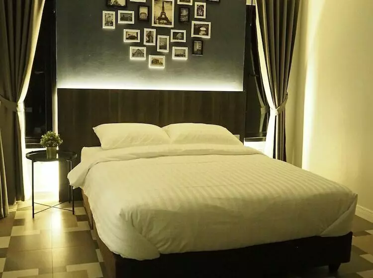 Hotelli Bannjamjuree Resort Sattahip