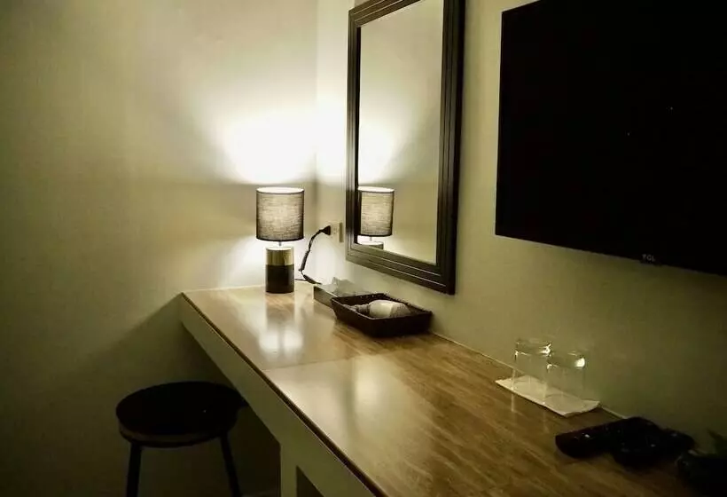 Hotelli Bannjamjuree Resort Sattahip