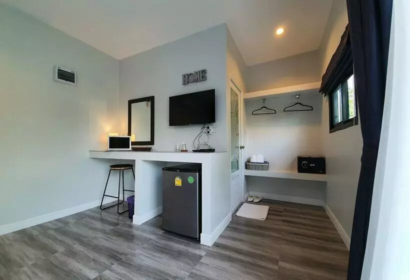 Hotelli Bannjamjuree Resort Sattahip