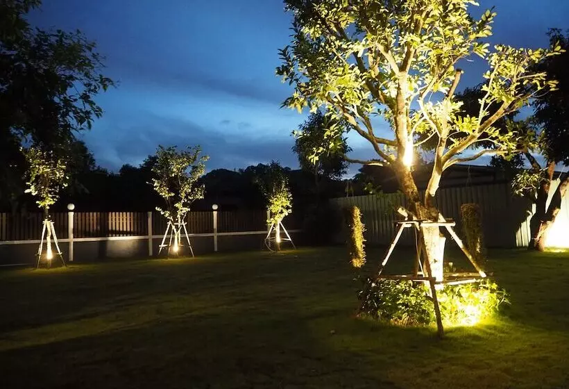 Hotelli Bannjamjuree Resort Sattahip