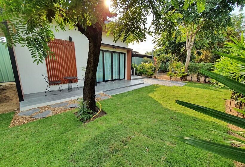 Hotel Bannjamjuree Resort Sattahip