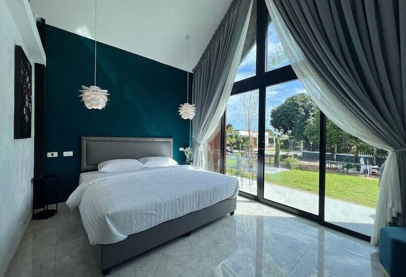 Hotel Bannjamjuree Resort Sattahip