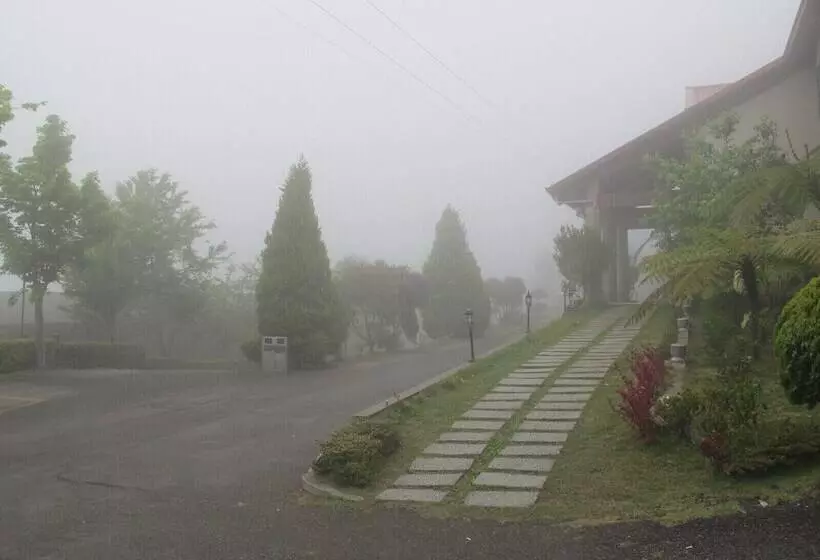 هتل Cloud Falls Resort