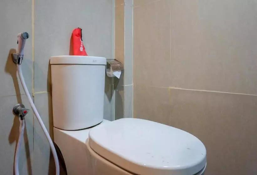 Reddoorz Plus Near Hotel Benua Kendari