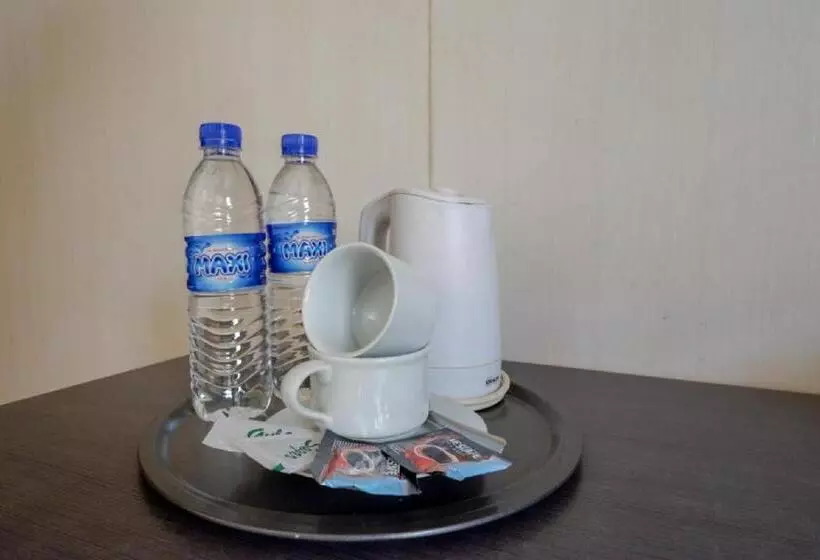 Reddoorz Plus Near Hotel Benua Kendari