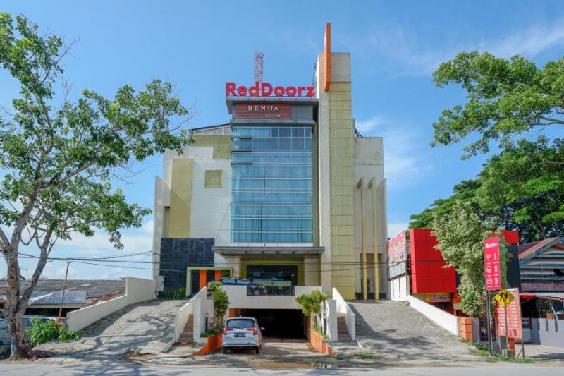 Reddoorz Plus Near Hotel Benua Kendari