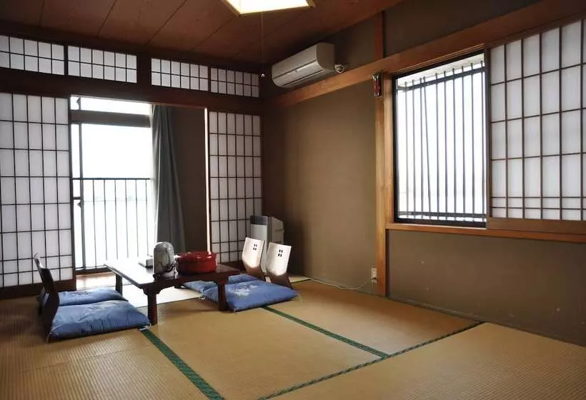 Ryokan Kahan No Yado Karatsu Castle