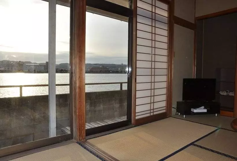 Ryokan Kahan No Yado Karatsu Castle