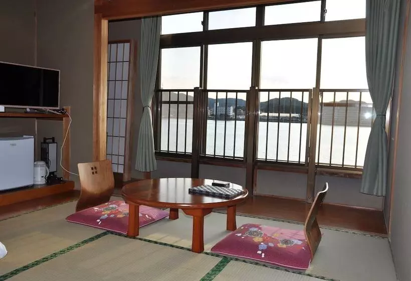 Ryokan Kahan No Yado Karatsu Castle