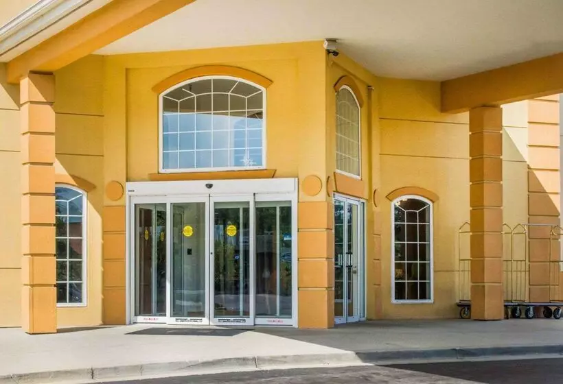 酒店 Quality Suites