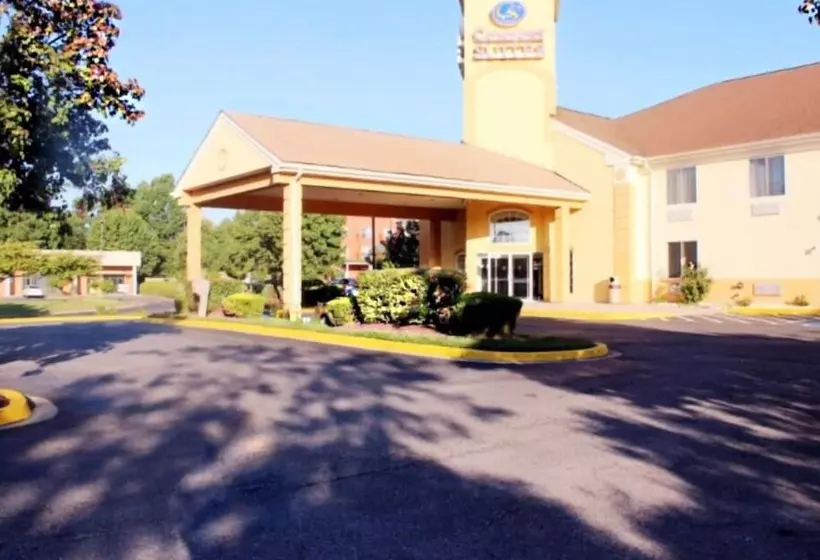 酒店 Quality Suites