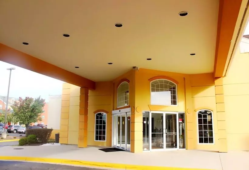 酒店 Quality Suites