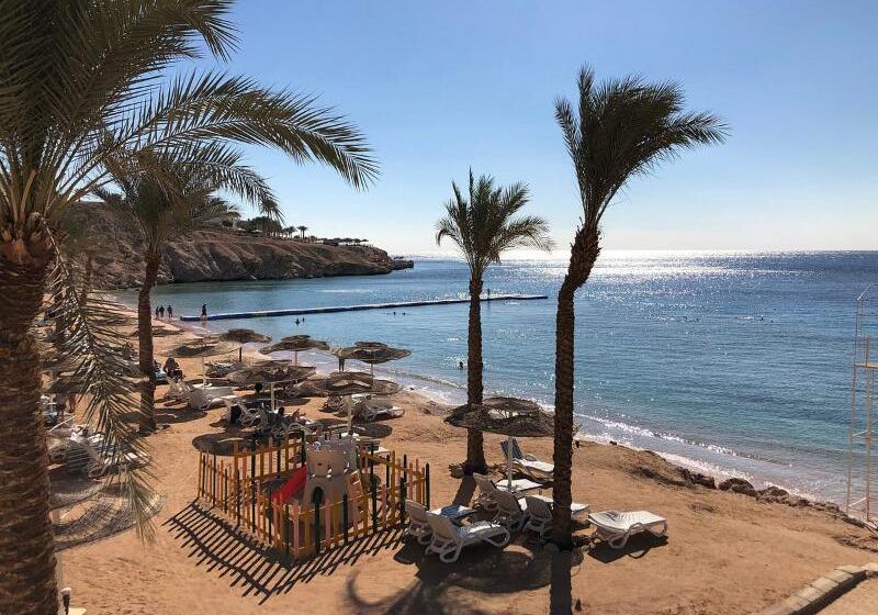 هتل Continental Plaza Beach Resort