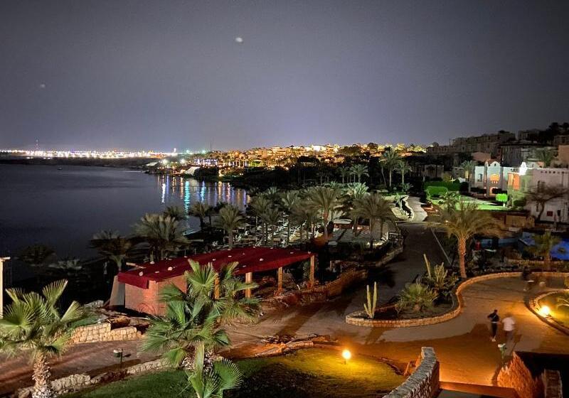 هتل Continental Plaza Beach Resort