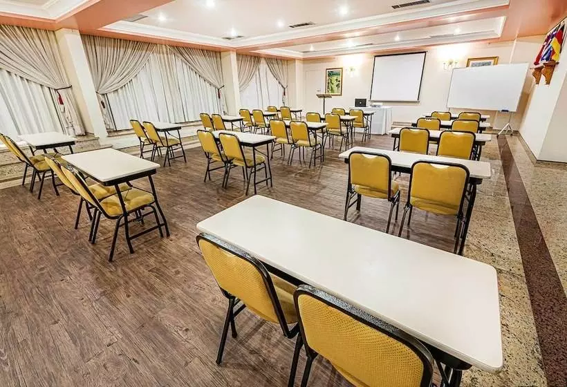 ホテル Euro Suite Campinas