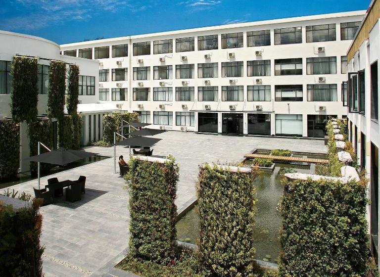 Otel Four Points By Sheraton Lhasa