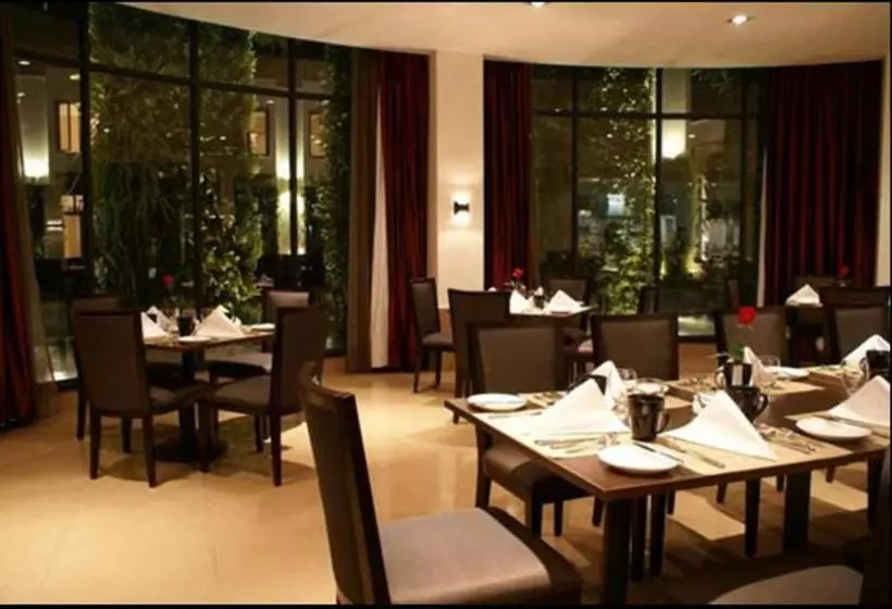 בית מלון כפרי Four Points By Sheraton Lhasa