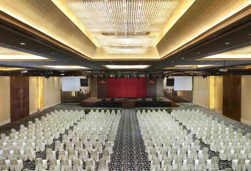 בית מלון כפרי Grand Mercure Medan Angkasa