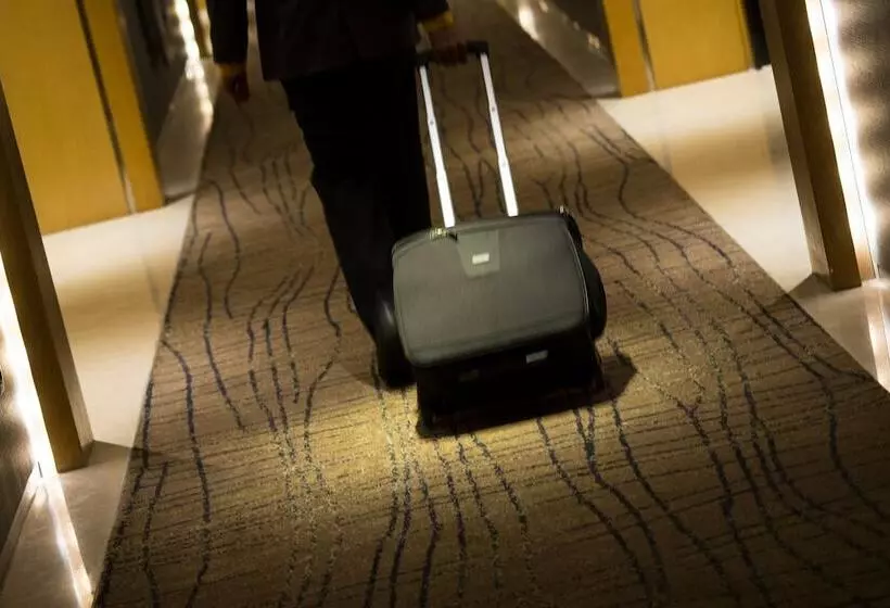 Отель Grand Mercure Medan Angkasa