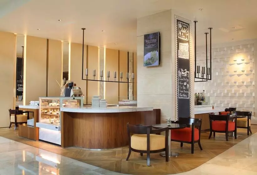 Отель Grand Mercure Medan Angkasa