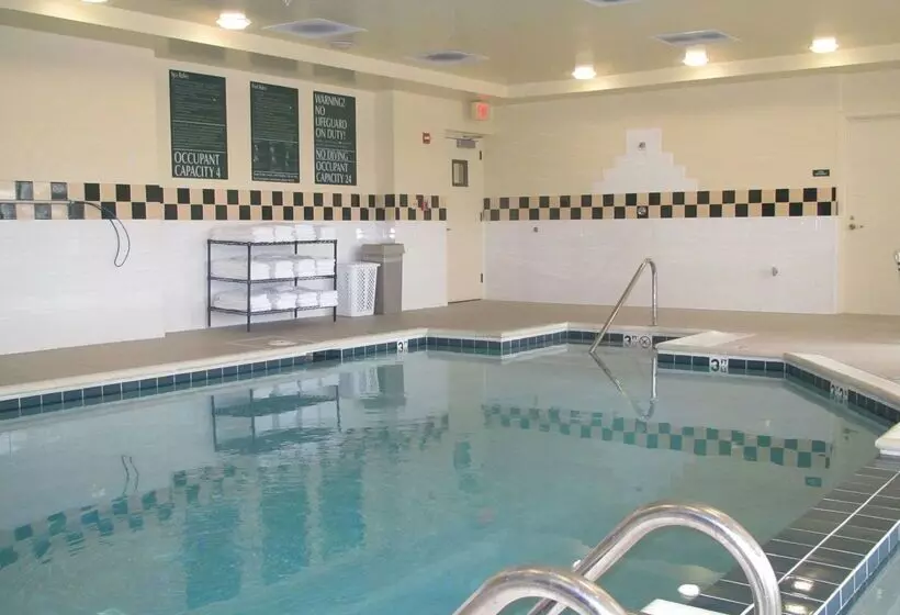 호텔 Hilton Garden Inn Addison