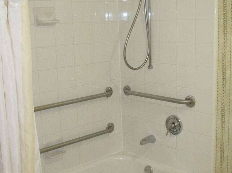 Отель Hilton Garden Inn Addison