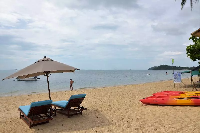Szálloda The Sunset Beach Resort & Spa Taling Ngam