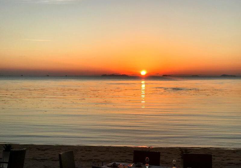 호텔 The Sunset Beach Resort & Spa Taling Ngam