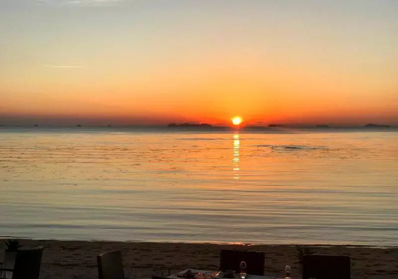 Szálloda The Sunset Beach Resort & Spa Taling Ngam