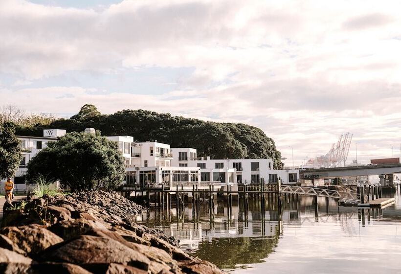 בית מלון כפרי Trinity Wharf Tauranga