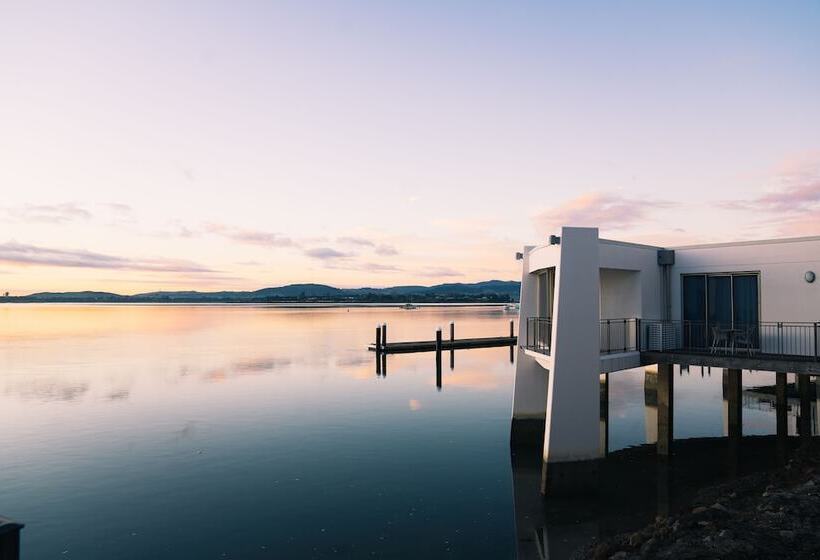 בית מלון כפרי Trinity Wharf Tauranga