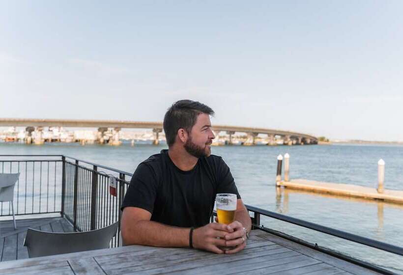 בית מלון כפרי Trinity Wharf Tauranga